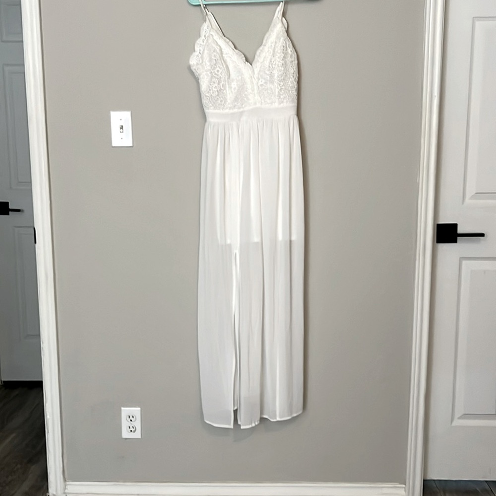 Beautiful lace like dress